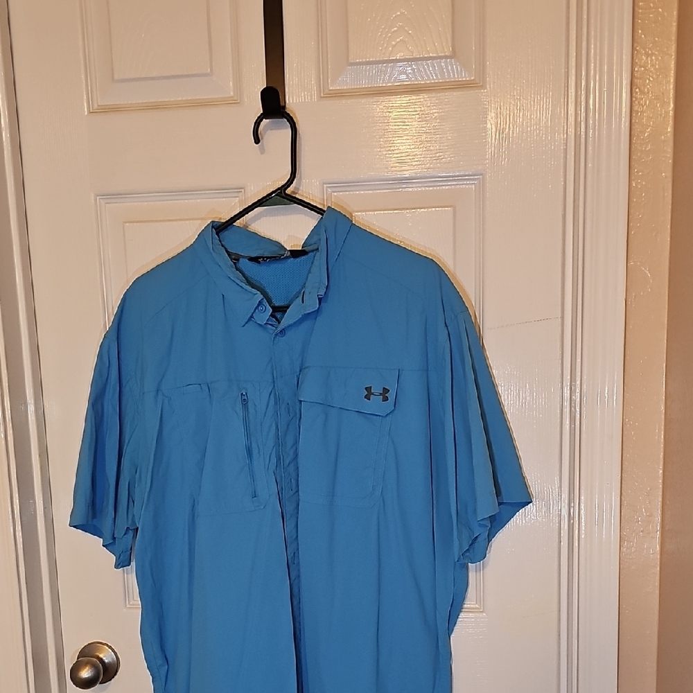 Under Armour Men's Light Blue Casual Button Down Shirt